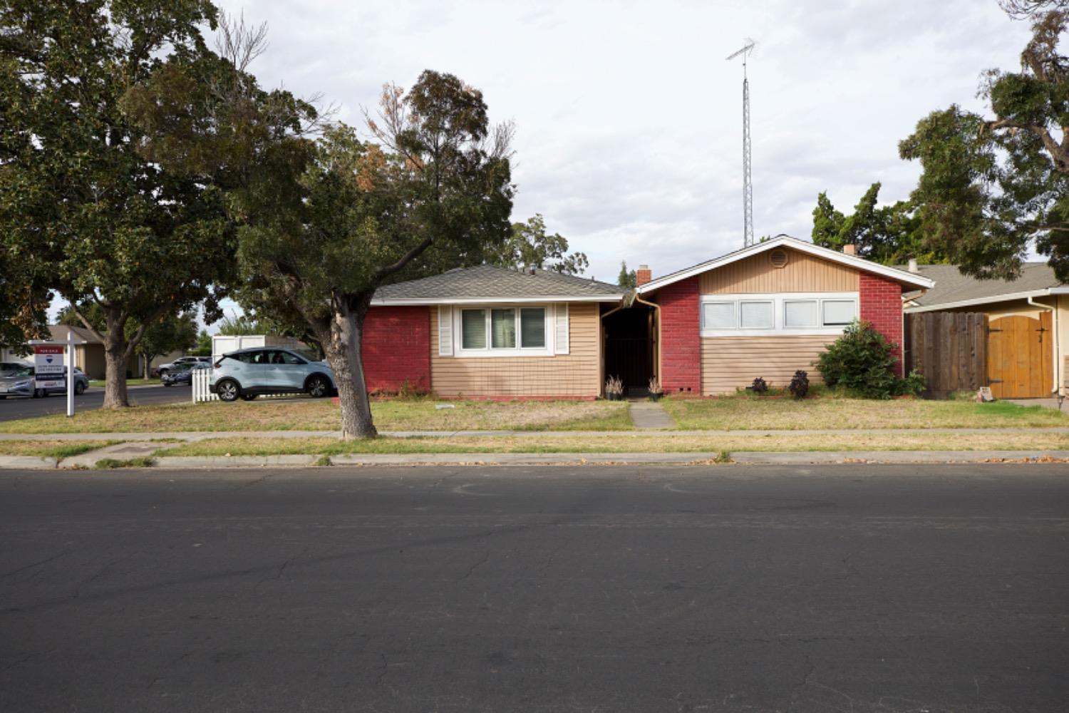 Detail Gallery Image 6 of 96 For 3320 Royalton Ave, Modesto,  CA 95350 - 4 Beds | 2/1 Baths