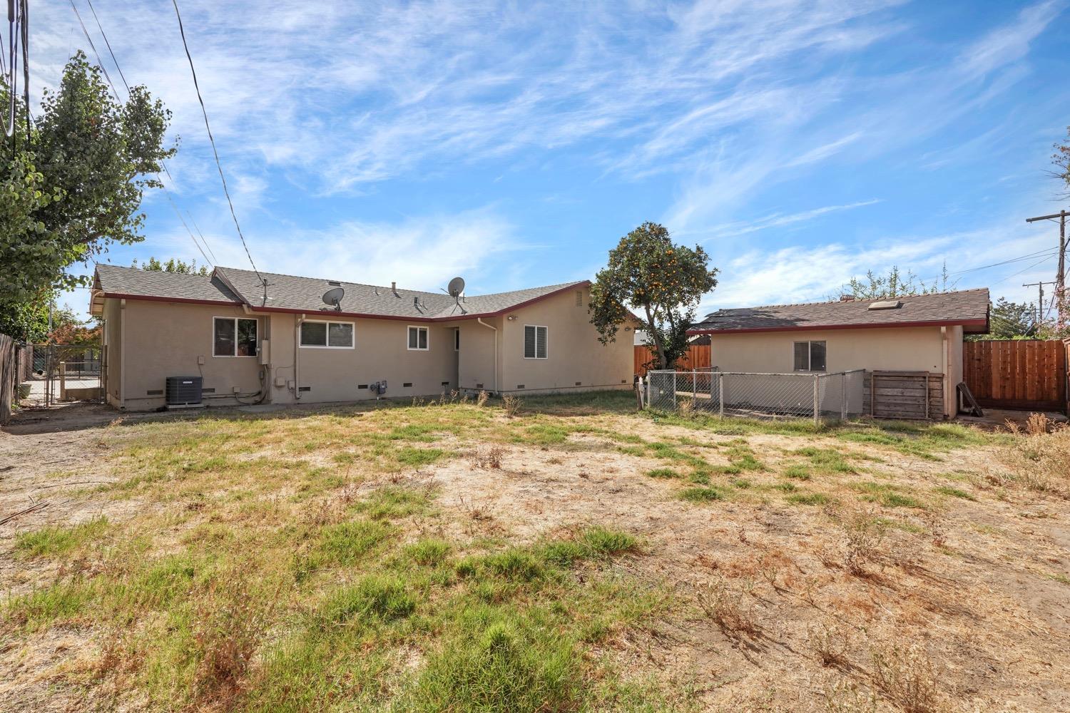 Detail Gallery Image 35 of 45 For 1811 Mariposa Way, Lodi,  CA 95242 - 3 Beds | 2 Baths