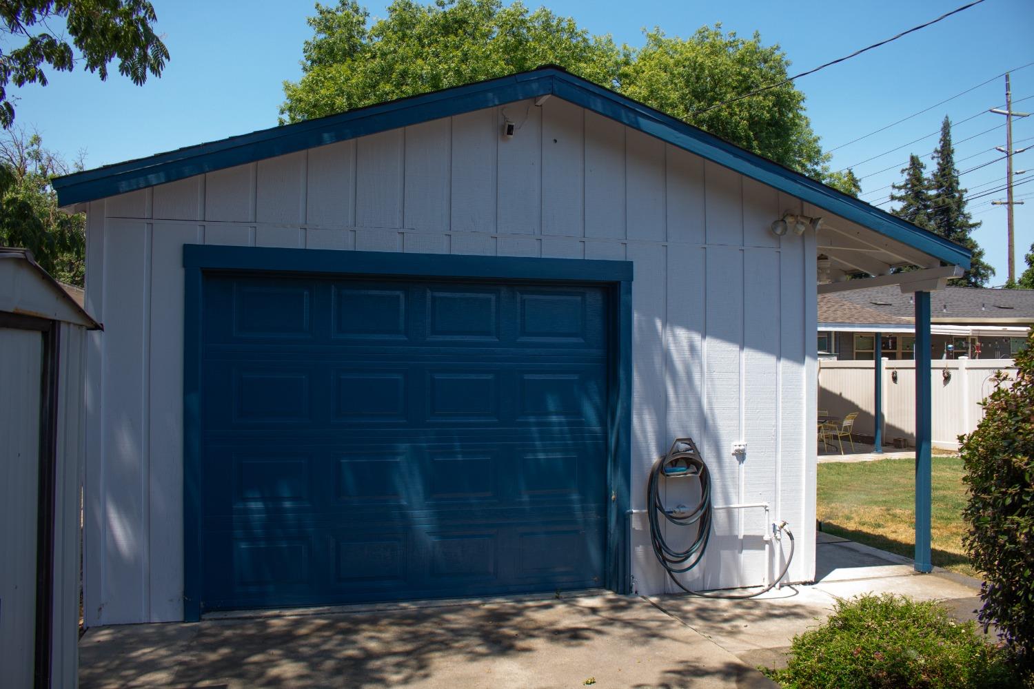 Detail Gallery Image 5 of 26 For 544 Castle St, Modesto,  CA 95350 - 3 Beds | 2 Baths