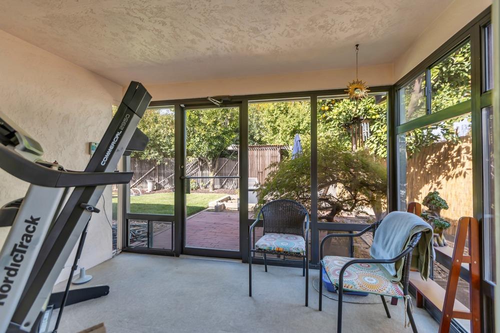 Detail Gallery Image 37 of 72 For 1265 Silver Oak Way, Sacramento,  CA 95831 - 3 Beds | 2 Baths