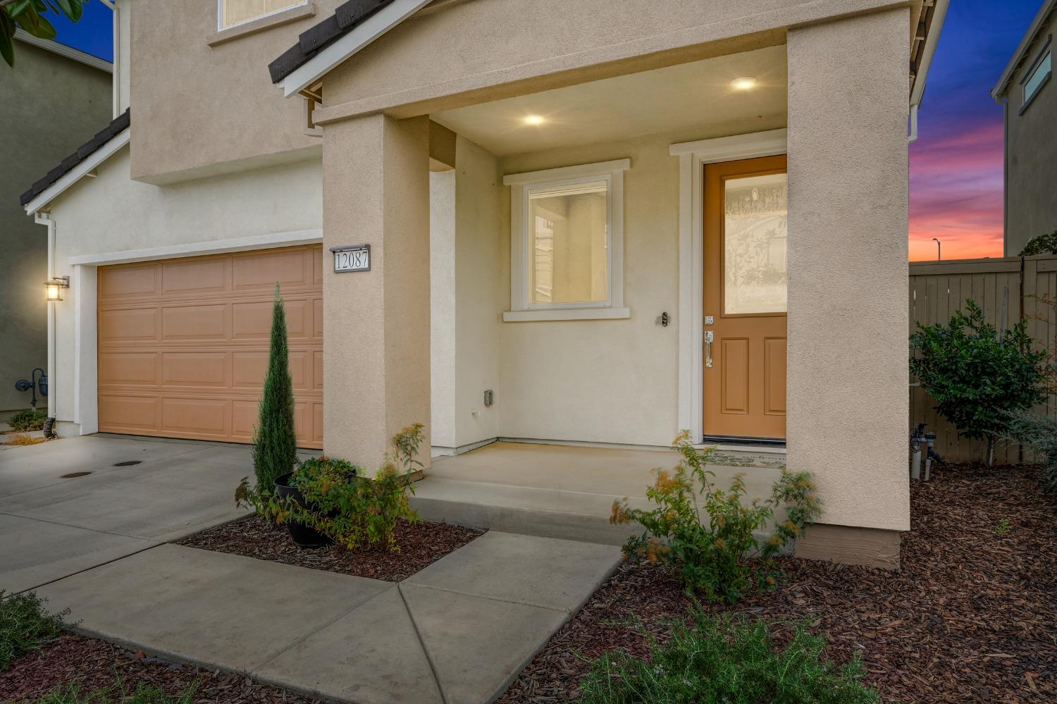 Detail Gallery Image 3 of 49 For 12087 Agen Cir, Rancho Cordova,  CA 95742 - 4 Beds | 2/1 Baths