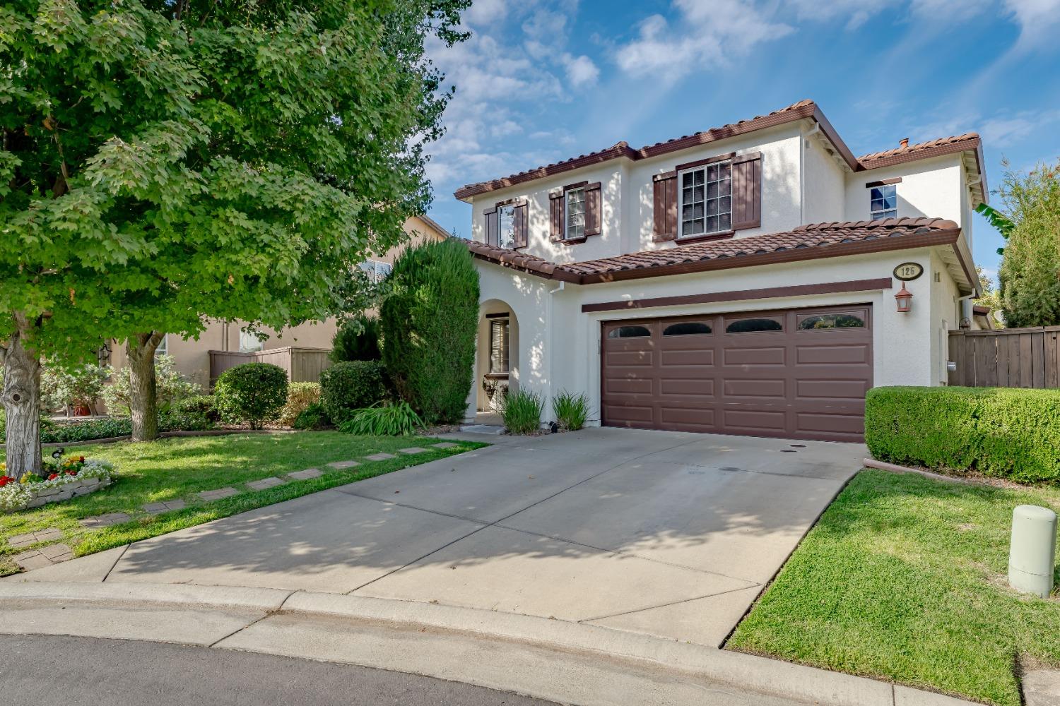 Detail Gallery Image 1 of 30 For 125 Laysan Teal Ct, Roseville,  CA 95747 - 4 Beds | 3 Baths