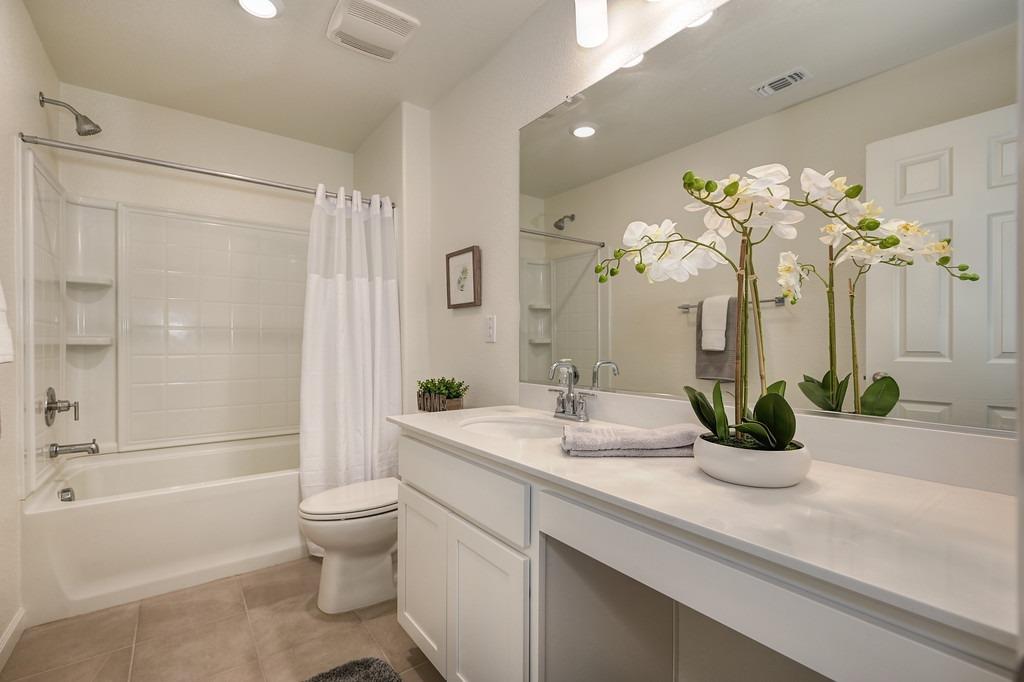 Detail Gallery Image 33 of 43 For 10451 Angsley Dr, Elk Grove,  CA 95757 - 3 Beds | 2/1 Baths