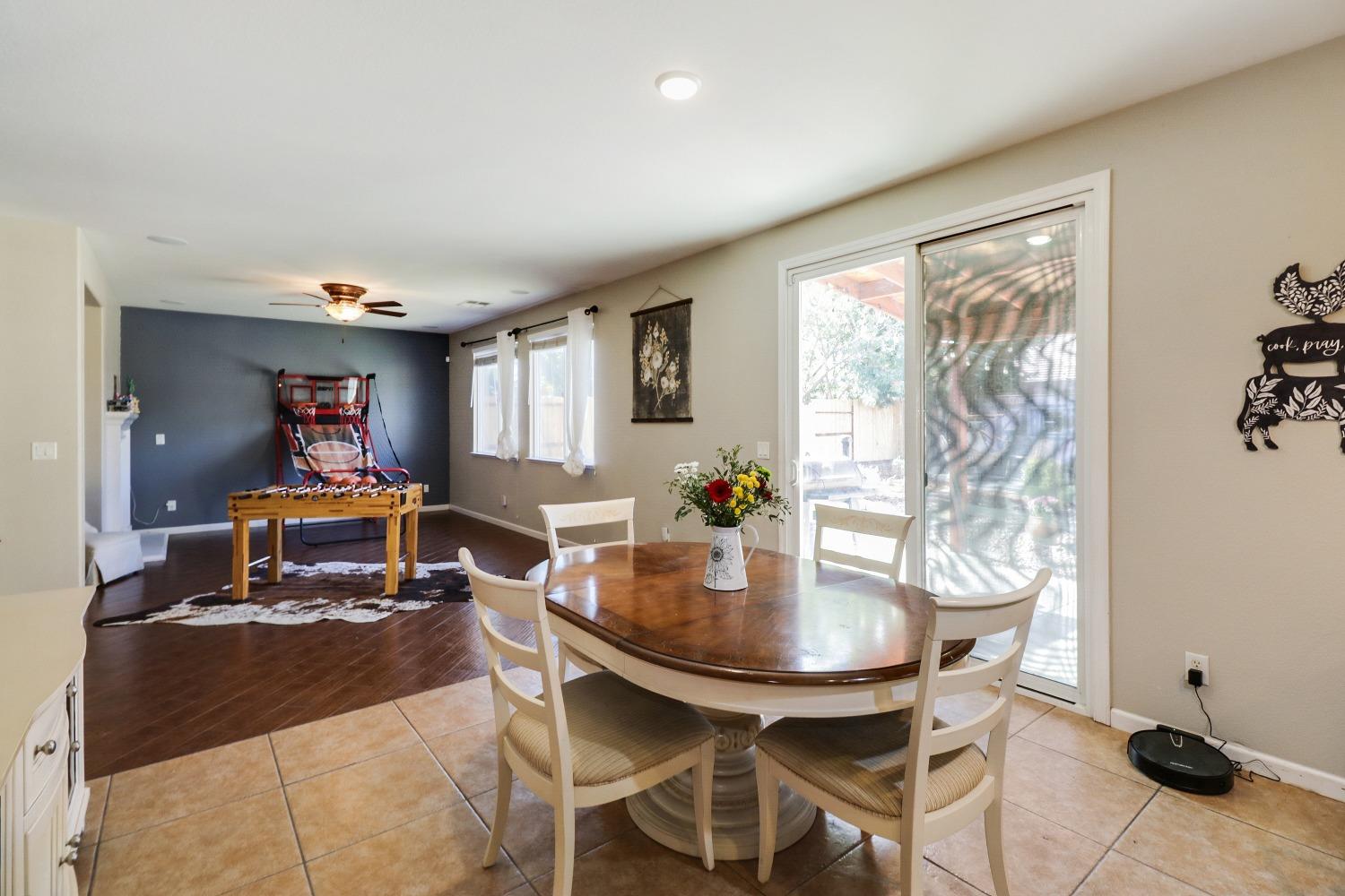 Detail Gallery Image 9 of 35 For 1669 Portello Way, Lincoln,  CA 95648 - 4 Beds | 2/1 Baths