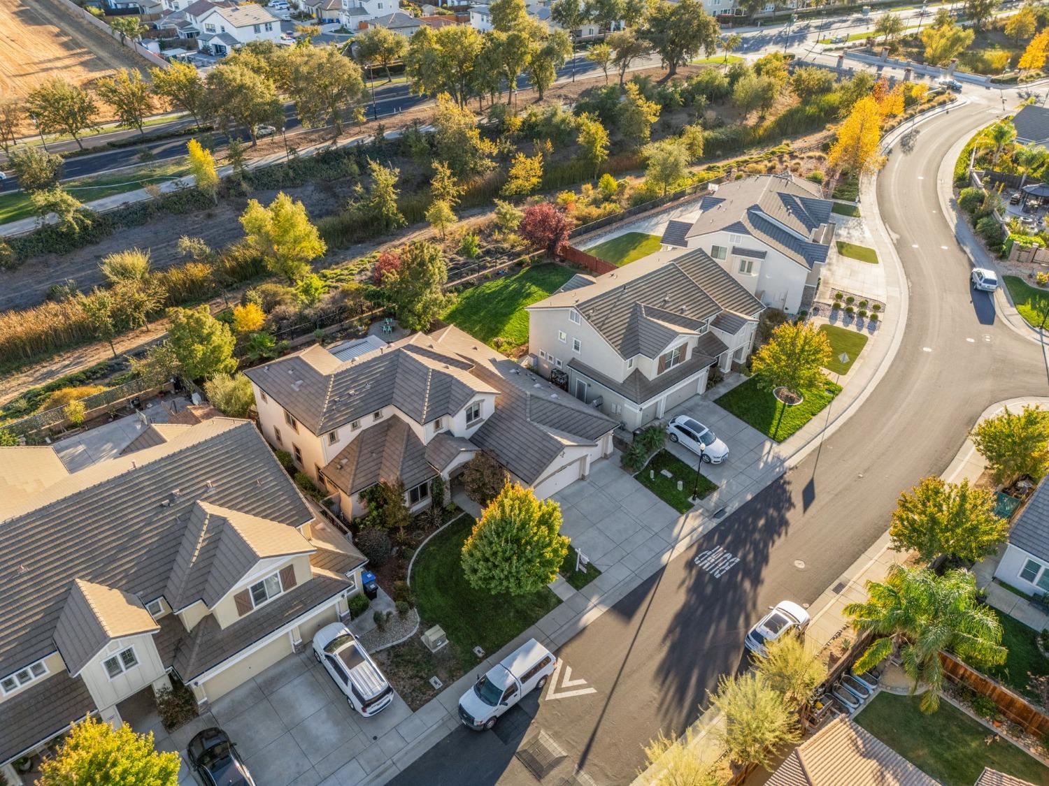 Detail Gallery Image 41 of 48 For 9986 Winkle Cir, Elk Grove,  CA 95757 - 5 Beds | 4 Baths