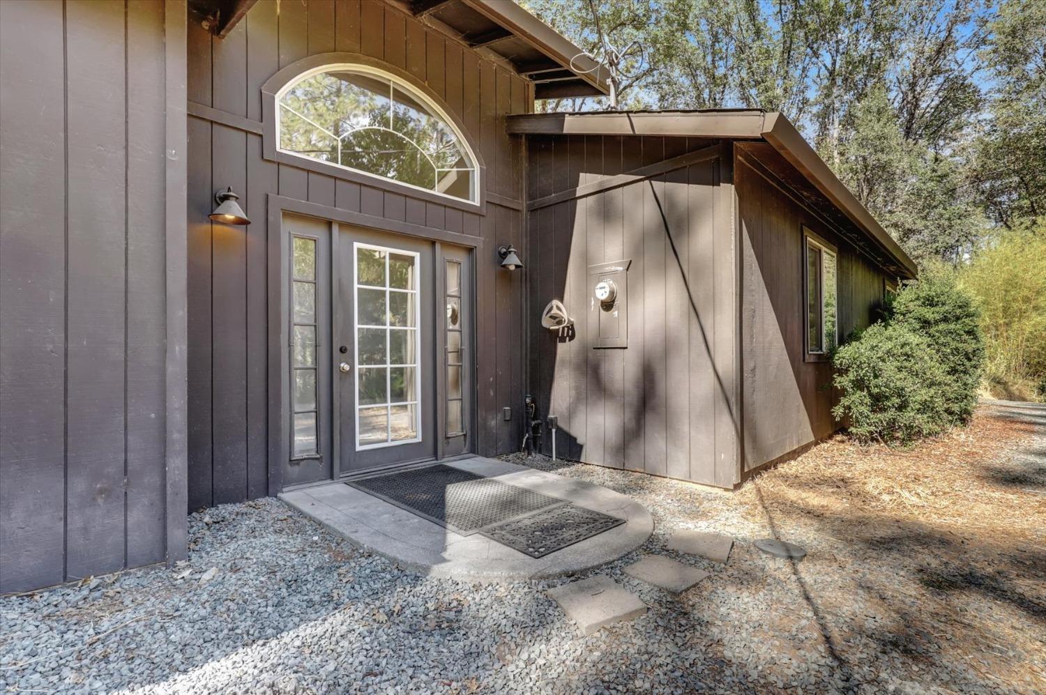 Detail Gallery Image 9 of 89 For 12936 Hidden Valley Rd, Grass Valley,  CA 95949 - 2 Beds | 1 Baths