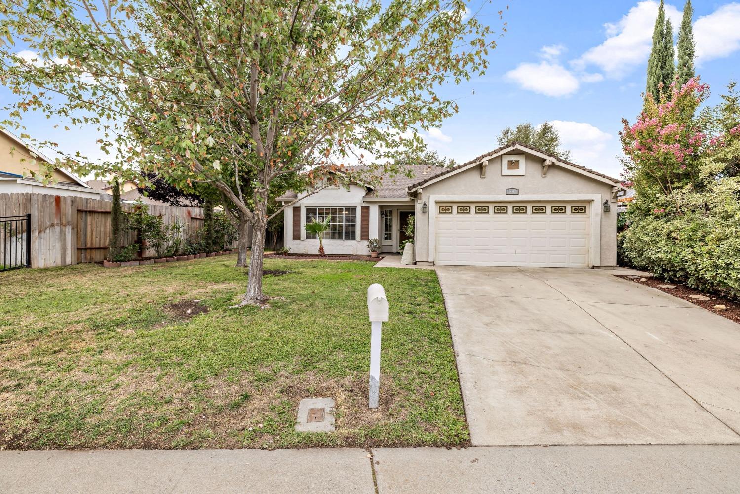 Detail Gallery Image 2 of 27 For 5011 Ginghamton Way, Sacramento,  CA 95838 - 3 Beds | 2 Baths