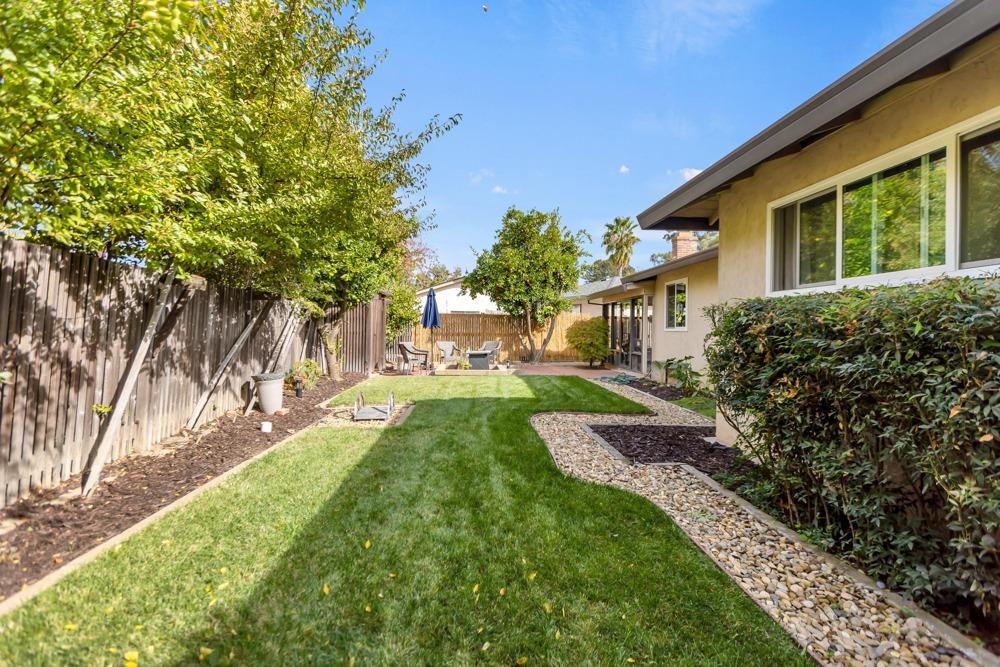 Detail Gallery Image 60 of 72 For 1265 Silver Oak Way, Sacramento,  CA 95831 - 3 Beds | 2 Baths