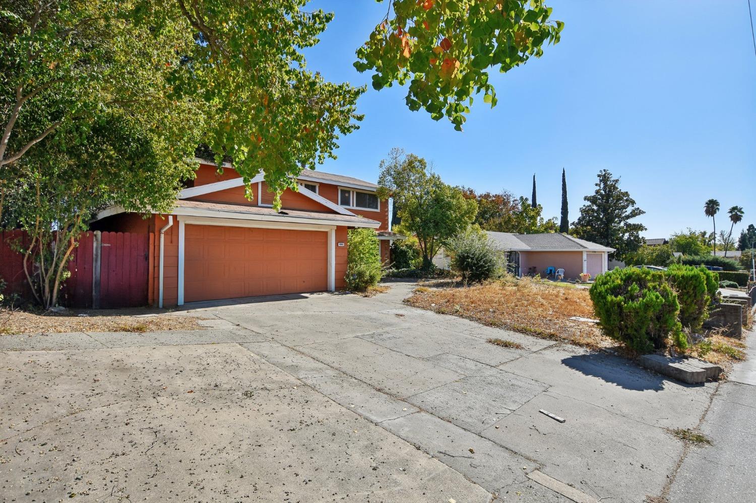 Detail Gallery Image 2 of 31 For 4948 Dewey Dr, Fair Oaks,  CA 95628 - 5 Beds | 3/1 Baths