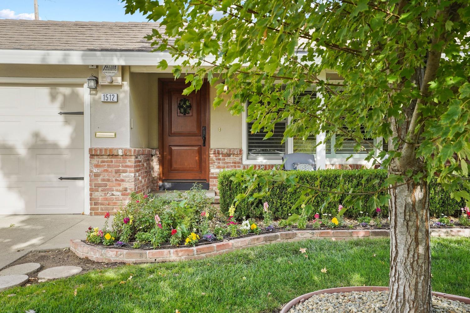 Detail Gallery Image 5 of 35 For 1512 El Nido Way, Sacramento,  CA 95864 - 3 Beds | 1/1 Baths