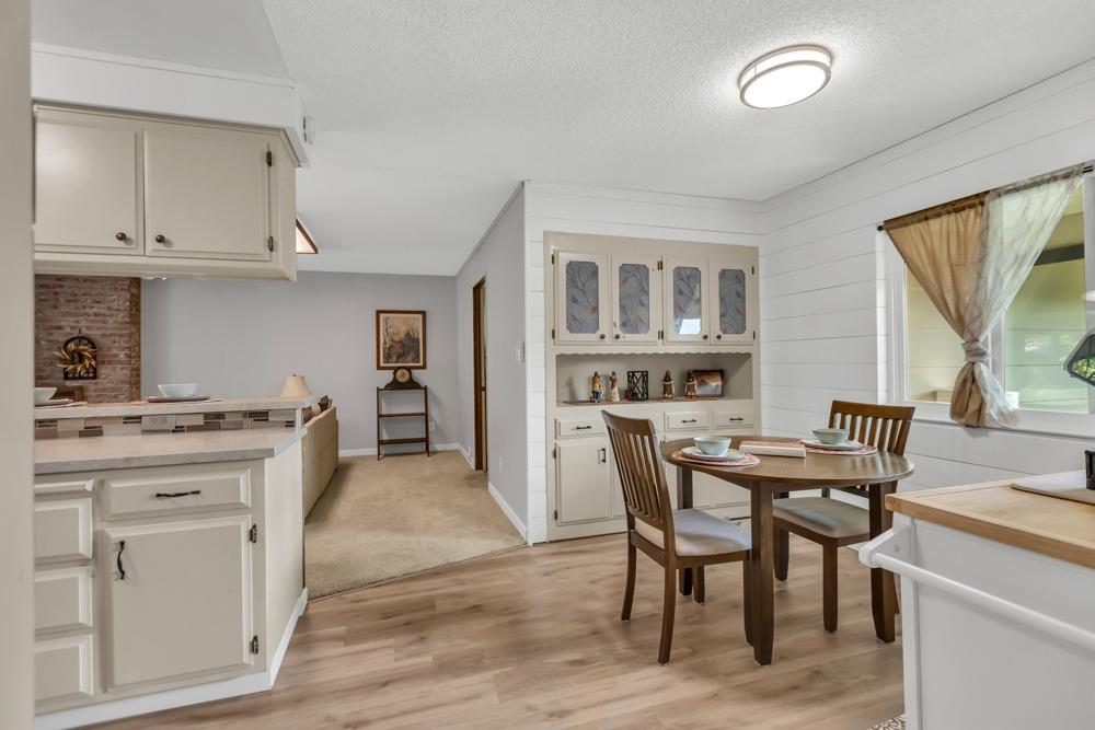 Detail Gallery Image 27 of 72 For 1265 Silver Oak Way, Sacramento,  CA 95831 - 3 Beds | 2 Baths