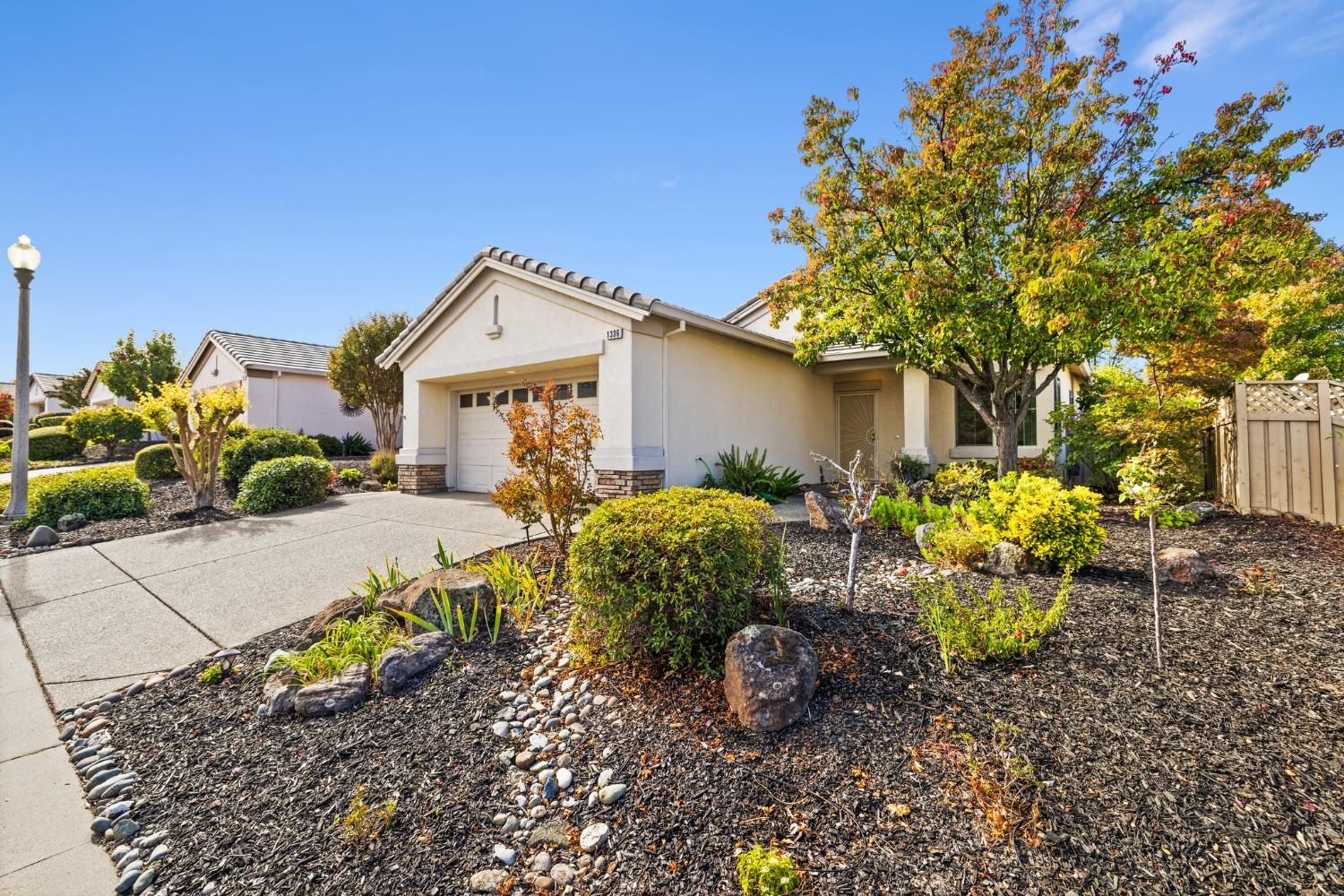 Detail Gallery Image 3 of 36 For 1336 Tallac Ln, Lincoln,  CA 95648 - 2 Beds | 2 Baths