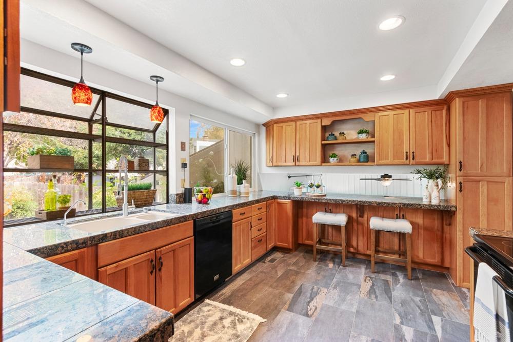 Detail Gallery Image 22 of 75 For 6441 Breezewood Ct, Orangevale,  CA 95662 - 5 Beds | 2/1 Baths