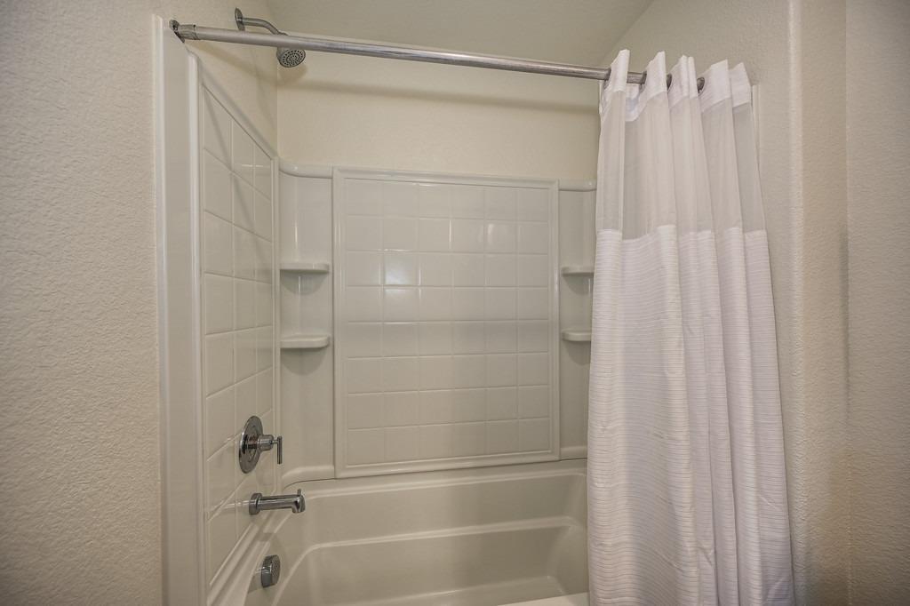 Detail Gallery Image 34 of 43 For 10451 Angsley Dr, Elk Grove,  CA 95757 - 3 Beds | 2/1 Baths