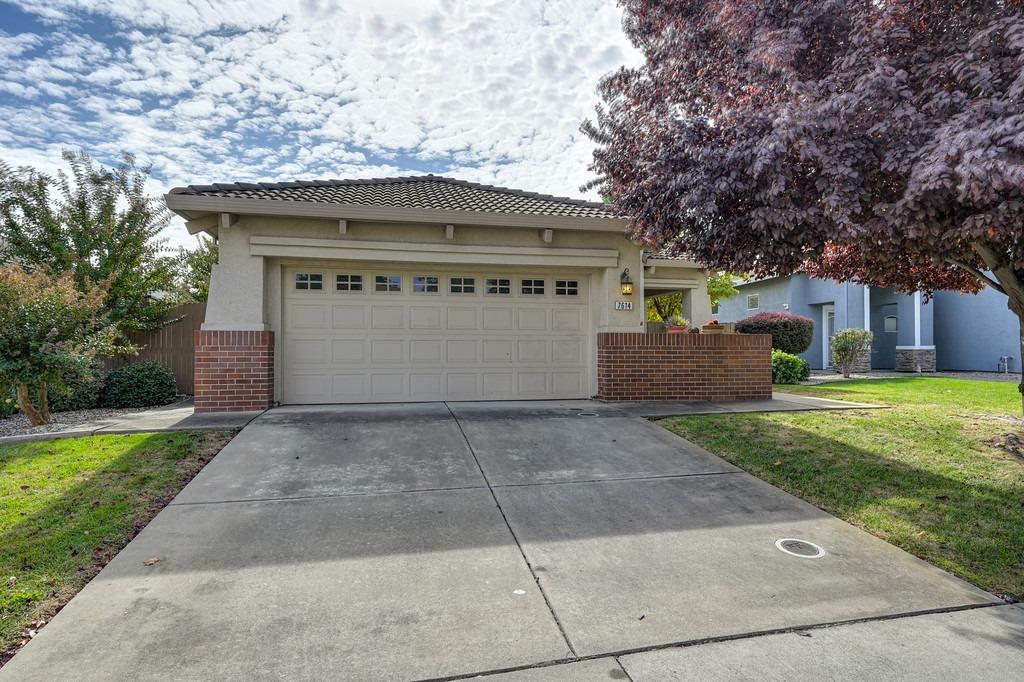 Detail Gallery Image 3 of 60 For 7614 Killdeer Way, Elk Grove,  CA 95758 - 3 Beds | 2 Baths