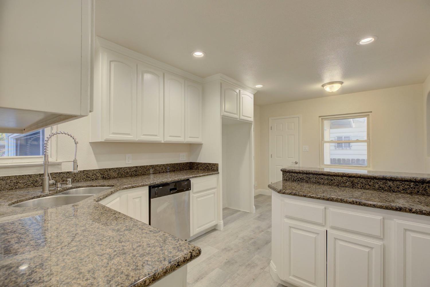 Detail Gallery Image 12 of 22 For 3737 Milton Way, North Highlands,  CA 95660 - 3 Beds | 2 Baths