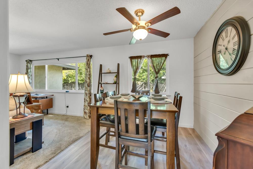 Detail Gallery Image 21 of 72 For 1265 Silver Oak Way, Sacramento,  CA 95831 - 3 Beds | 2 Baths