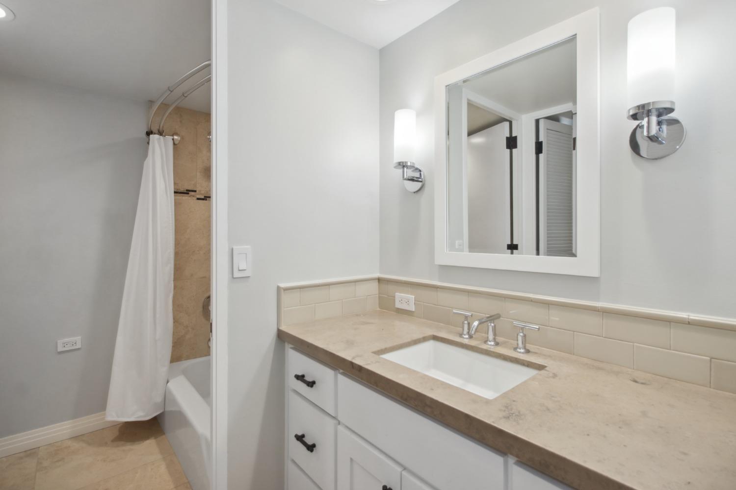 Detail Gallery Image 30 of 43 For 4100 Folsom Blvd 6c,  Sacramento,  CA 95819 - 2 Beds | 2 Baths