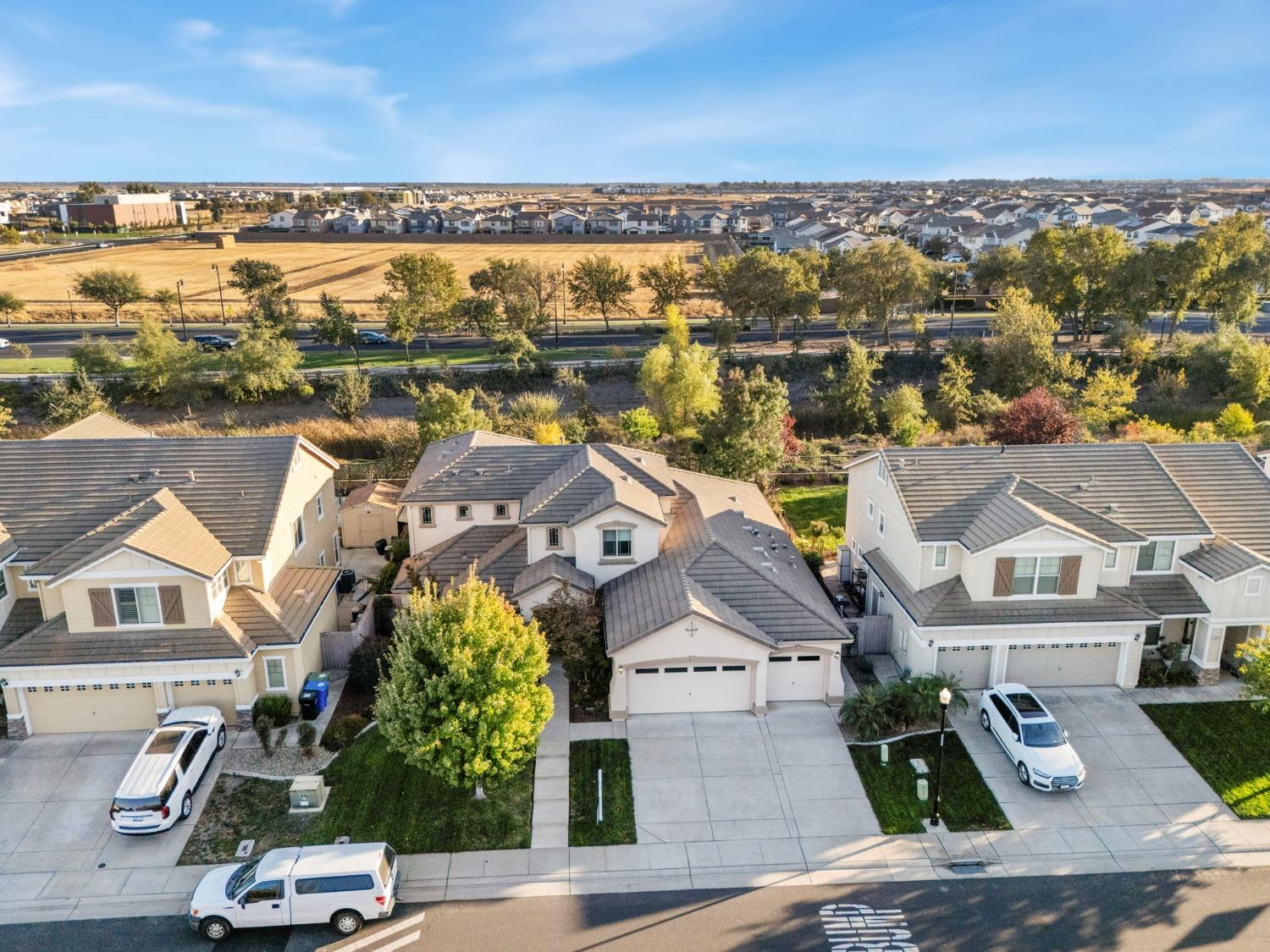 Detail Gallery Image 42 of 48 For 9986 Winkle Cir, Elk Grove,  CA 95757 - 5 Beds | 4 Baths