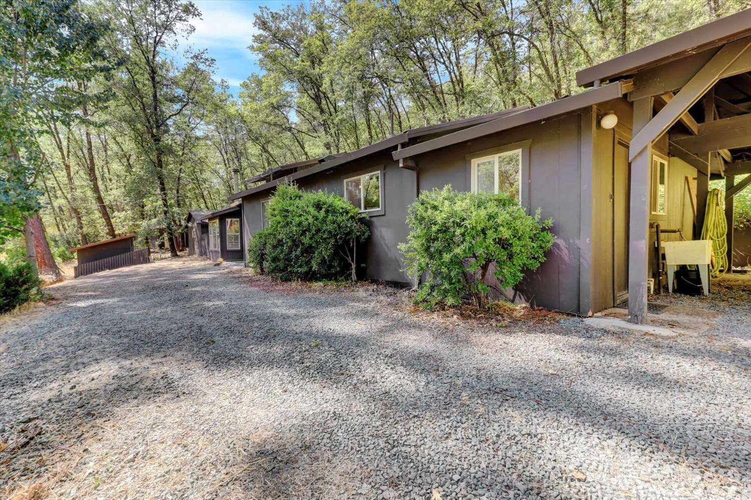 Detail Gallery Image 11 of 89 For 12936 Hidden Valley Rd, Grass Valley,  CA 95949 - 2 Beds | 1 Baths