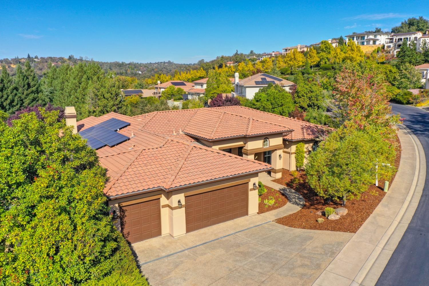 Detail Gallery Image 10 of 68 For 7084 Agora Way, El Dorado Hills,  CA 95762 - 5 Beds | 3 Baths