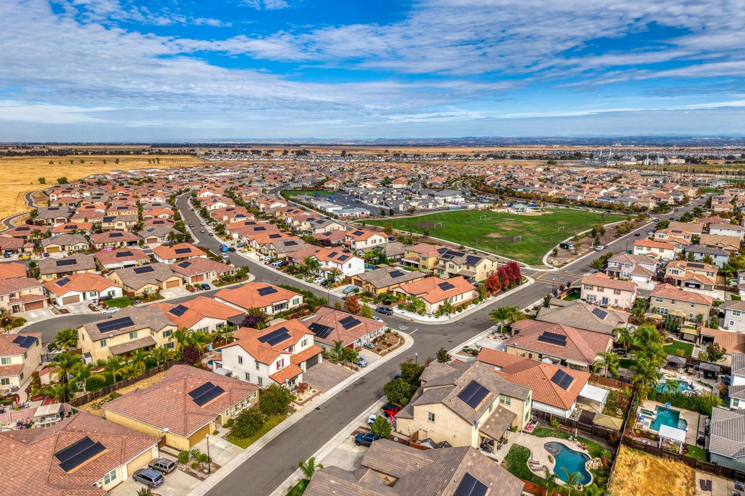 Detail Gallery Image 5 of 48 For 108 Bogart Ct, Roseville,  CA 95747 - 5 Beds | 4/1 Baths