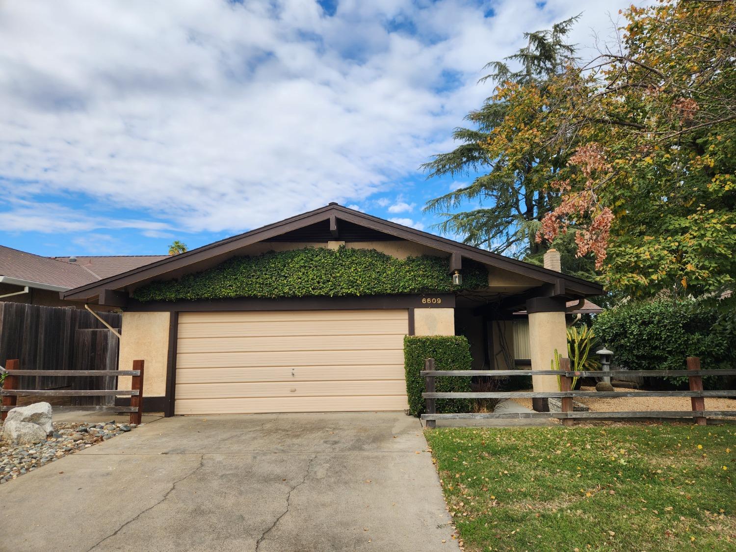 Detail Gallery Image 1 of 22 For 6609 Medallion Ct, Citrus Heights,  CA 95621 - 3 Beds | 2 Baths