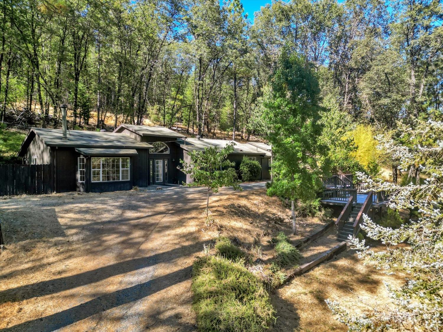 Detail Gallery Image 4 of 89 For 12936 Hidden Valley Rd, Grass Valley,  CA 95949 - 2 Beds | 1 Baths