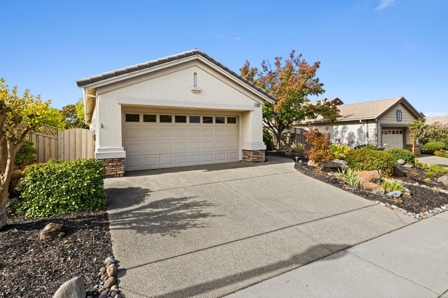 Detail Gallery Image 1 of 36 For 1336 Tallac Ln, Lincoln,  CA 95648 - 2 Beds | 2 Baths