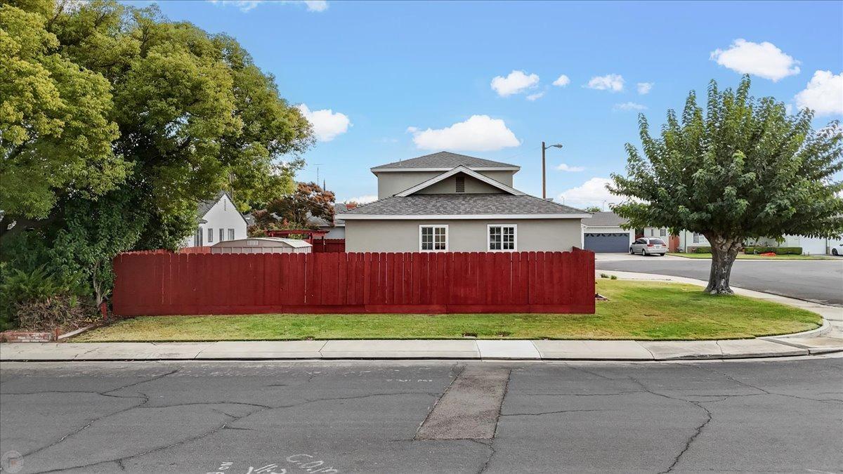 Detail Gallery Image 44 of 47 For 205 W Kent St, Manteca,  CA 95337 - 3 Beds | 2 Baths