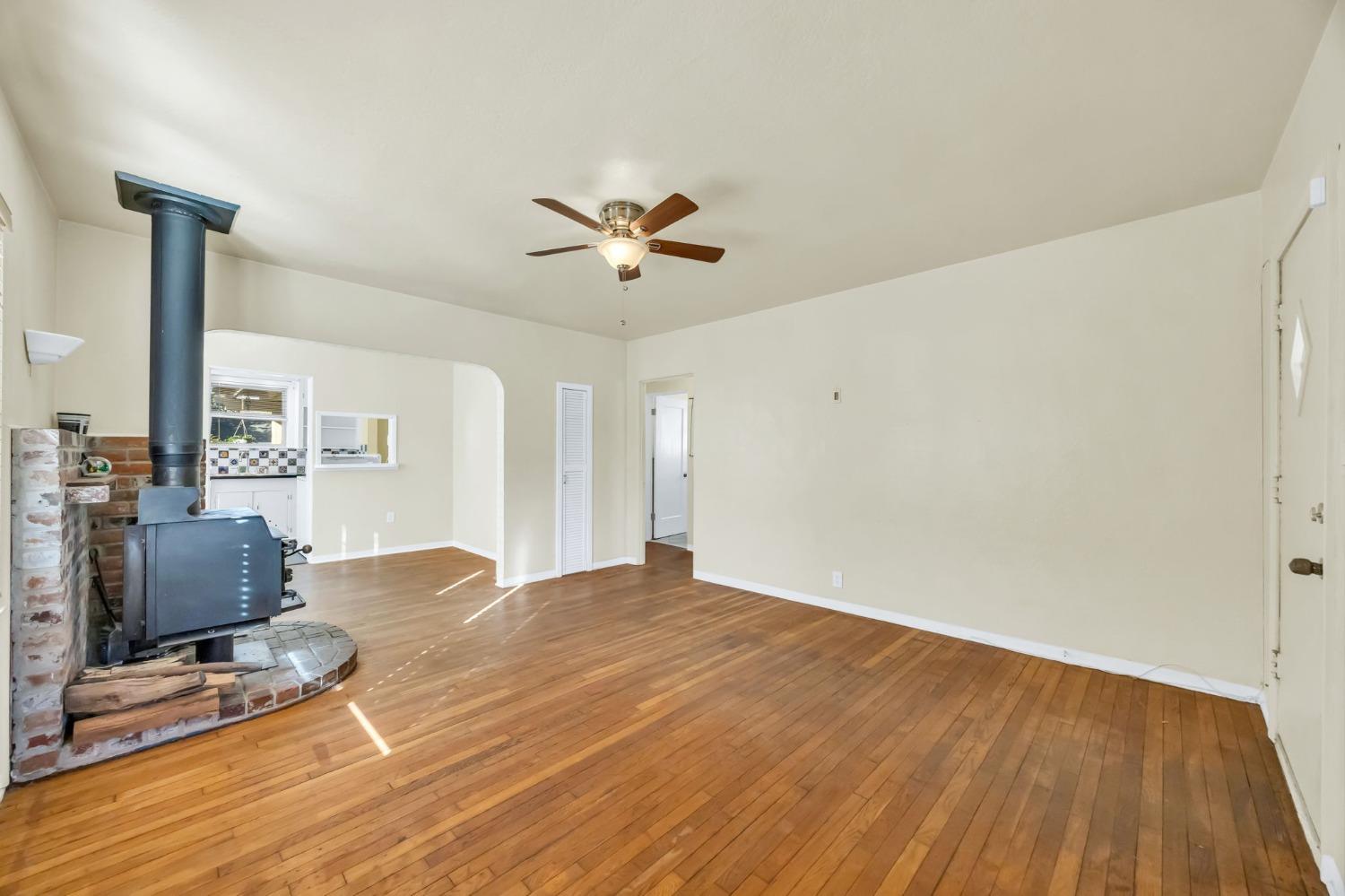 Detail Gallery Image 7 of 41 For 3131 High St, Sacramento,  CA 95815 - 2 Beds | 1 Baths