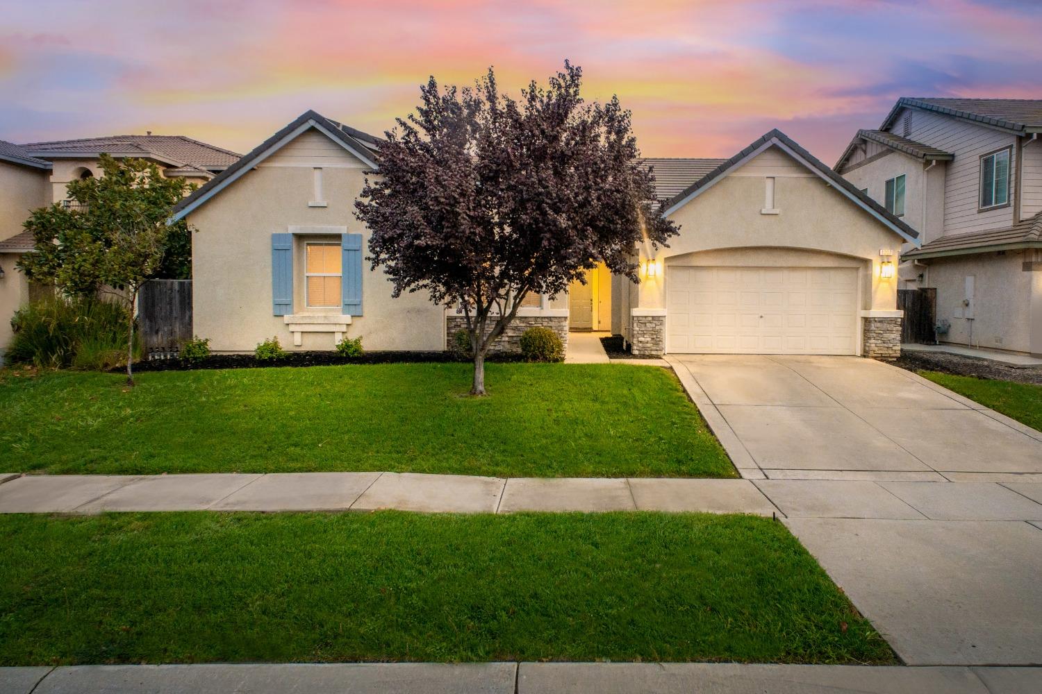 Detail Gallery Image 1 of 54 For 1237 Fiddleneck St, Plumas Lake,  CA 95961 - 4 Beds | 2/1 Baths