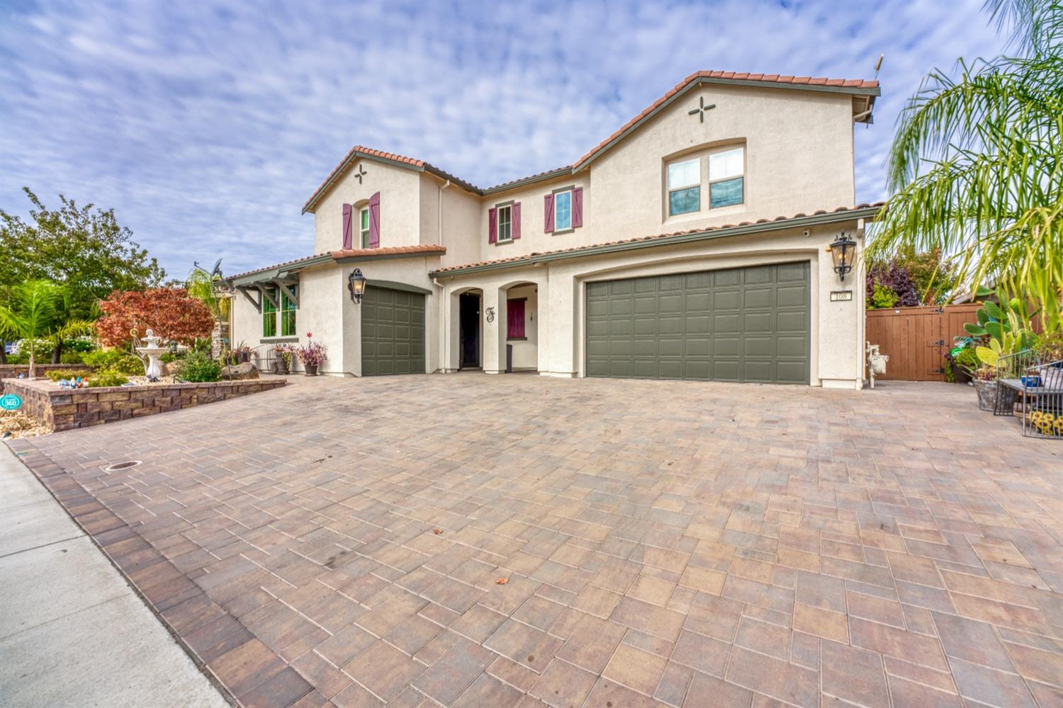 Detail Gallery Image 1 of 48 For 108 Bogart Ct, Roseville,  CA 95747 - 5 Beds | 4/1 Baths