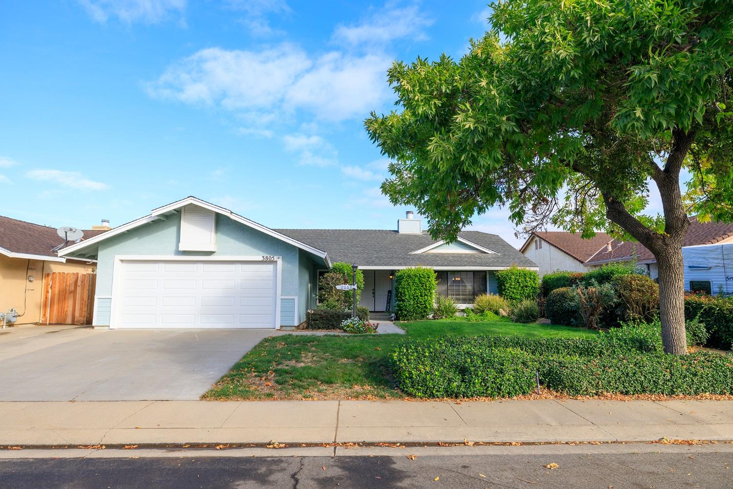 Detail Gallery Image 1 of 56 For 3805 Saguaro Cir, Modesto,  CA 95355 - 3 Beds | 2 Baths