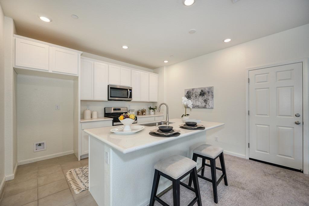 Detail Gallery Image 12 of 43 For 10451 Angsley Dr, Elk Grove,  CA 95757 - 3 Beds | 2/1 Baths