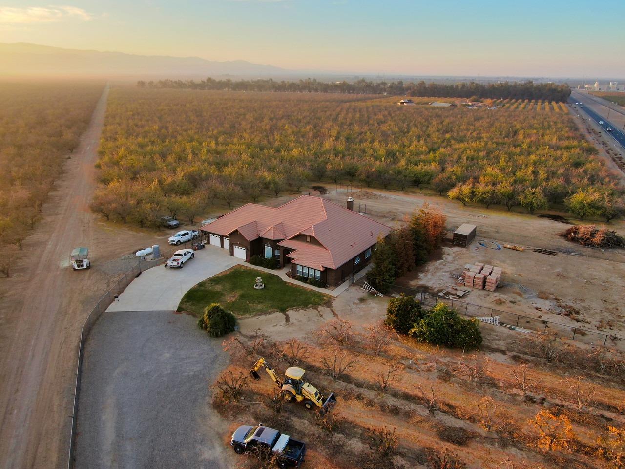 Detail Gallery Image 10 of 62 For 10525 State Highway 33, Patterson,  CA 95363 - 4 Beds | 3 Baths