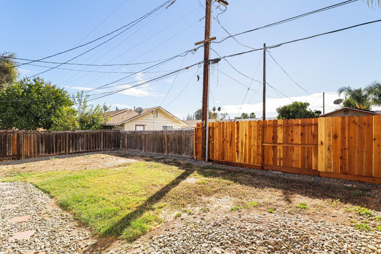 Detail Gallery Image 25 of 27 For 230 W 20th St, Tracy,  CA 95376 - 3 Beds | 2 Baths