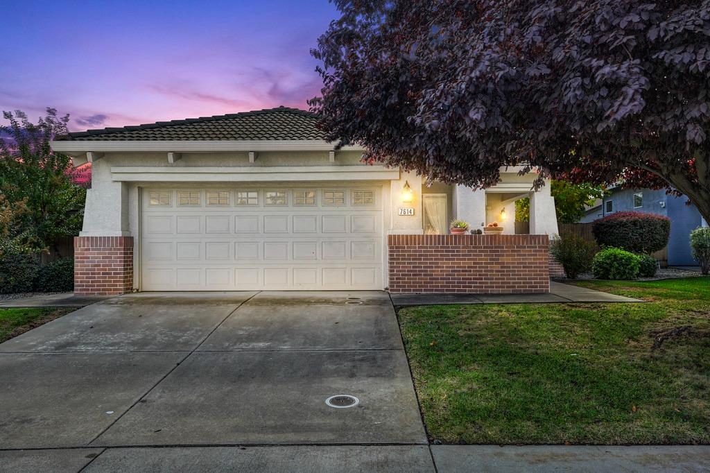 Detail Gallery Image 5 of 60 For 7614 Killdeer Way, Elk Grove,  CA 95758 - 3 Beds | 2 Baths