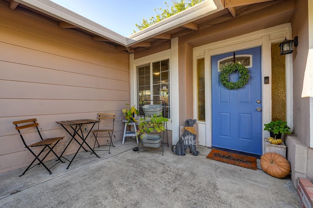 Detail Gallery Image 5 of 38 For 3352 Corbin Way, Sacramento,  CA 95827 - 3 Beds | 2 Baths