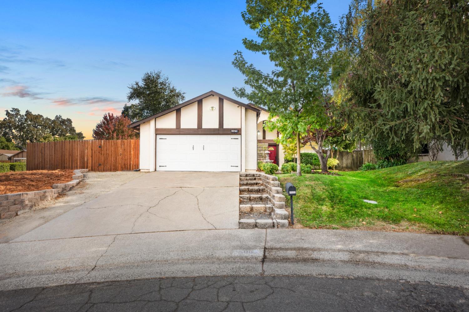 Detail Gallery Image 1 of 50 For 6608 Cavalry Ct, Orangevale,  CA 95662 - 3 Beds | 2 Baths