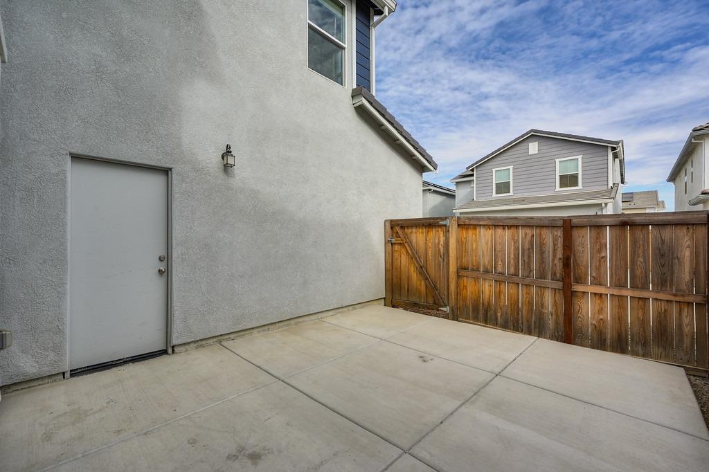 Detail Gallery Image 38 of 43 For 10451 Angsley Dr, Elk Grove,  CA 95757 - 3 Beds | 2/1 Baths