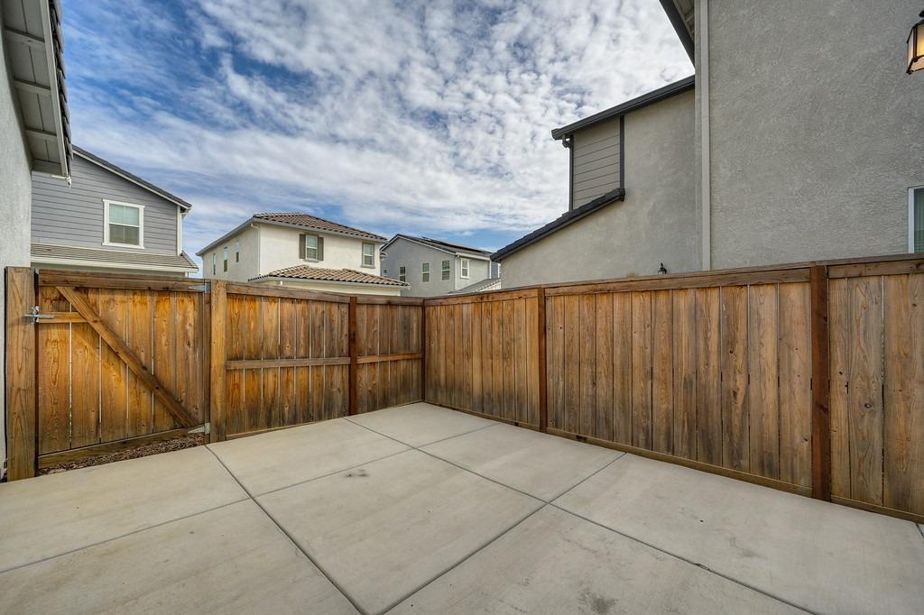 Detail Gallery Image 37 of 43 For 10451 Angsley Dr, Elk Grove,  CA 95757 - 3 Beds | 2/1 Baths