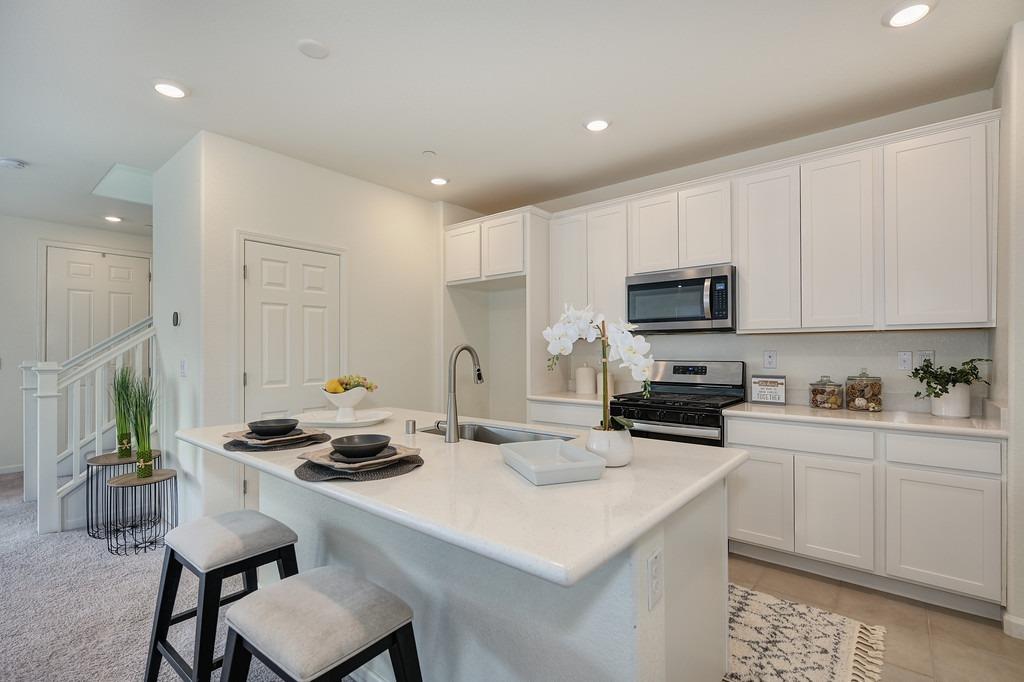 Detail Gallery Image 15 of 43 For 10451 Angsley Dr, Elk Grove,  CA 95757 - 3 Beds | 2/1 Baths