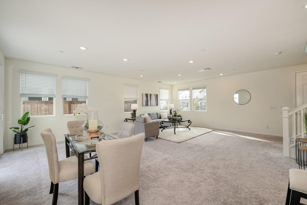 Detail Gallery Image 6 of 43 For 10451 Angsley Dr, Elk Grove,  CA 95757 - 3 Beds | 2/1 Baths