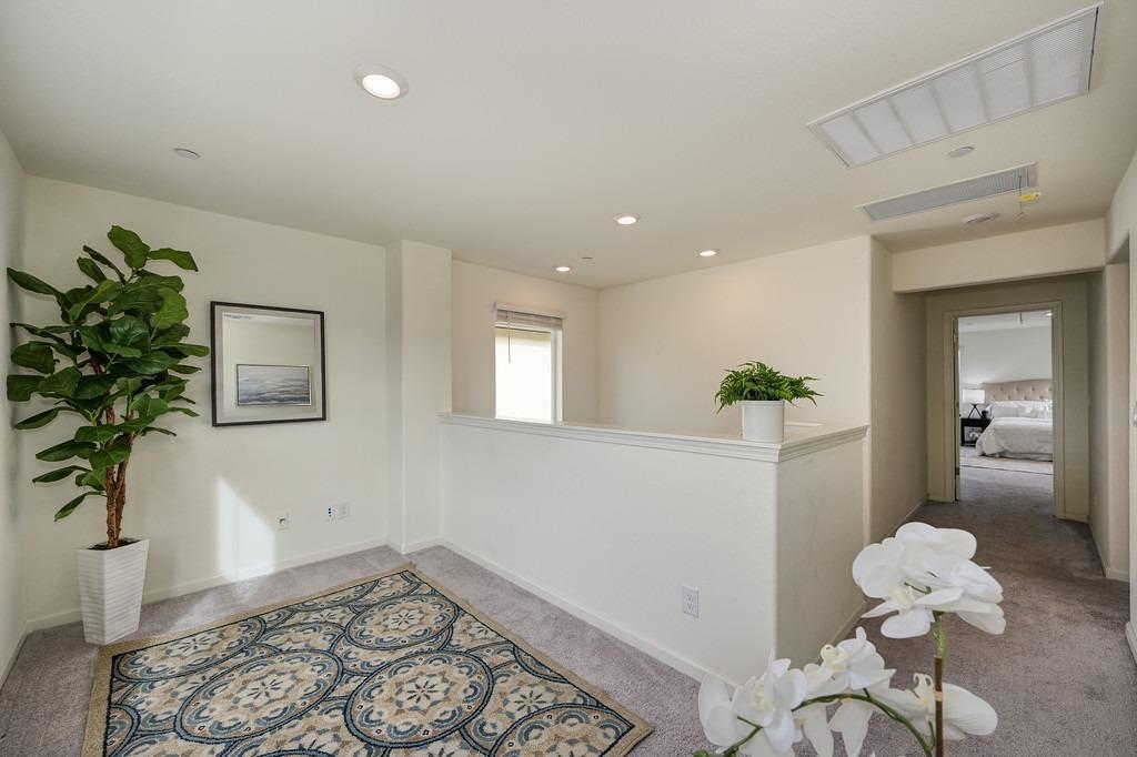 Detail Gallery Image 20 of 43 For 10451 Angsley Dr, Elk Grove,  CA 95757 - 3 Beds | 2/1 Baths