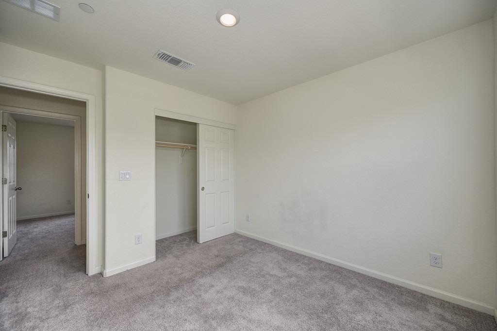 Detail Gallery Image 30 of 43 For 10451 Angsley Dr, Elk Grove,  CA 95757 - 3 Beds | 2/1 Baths