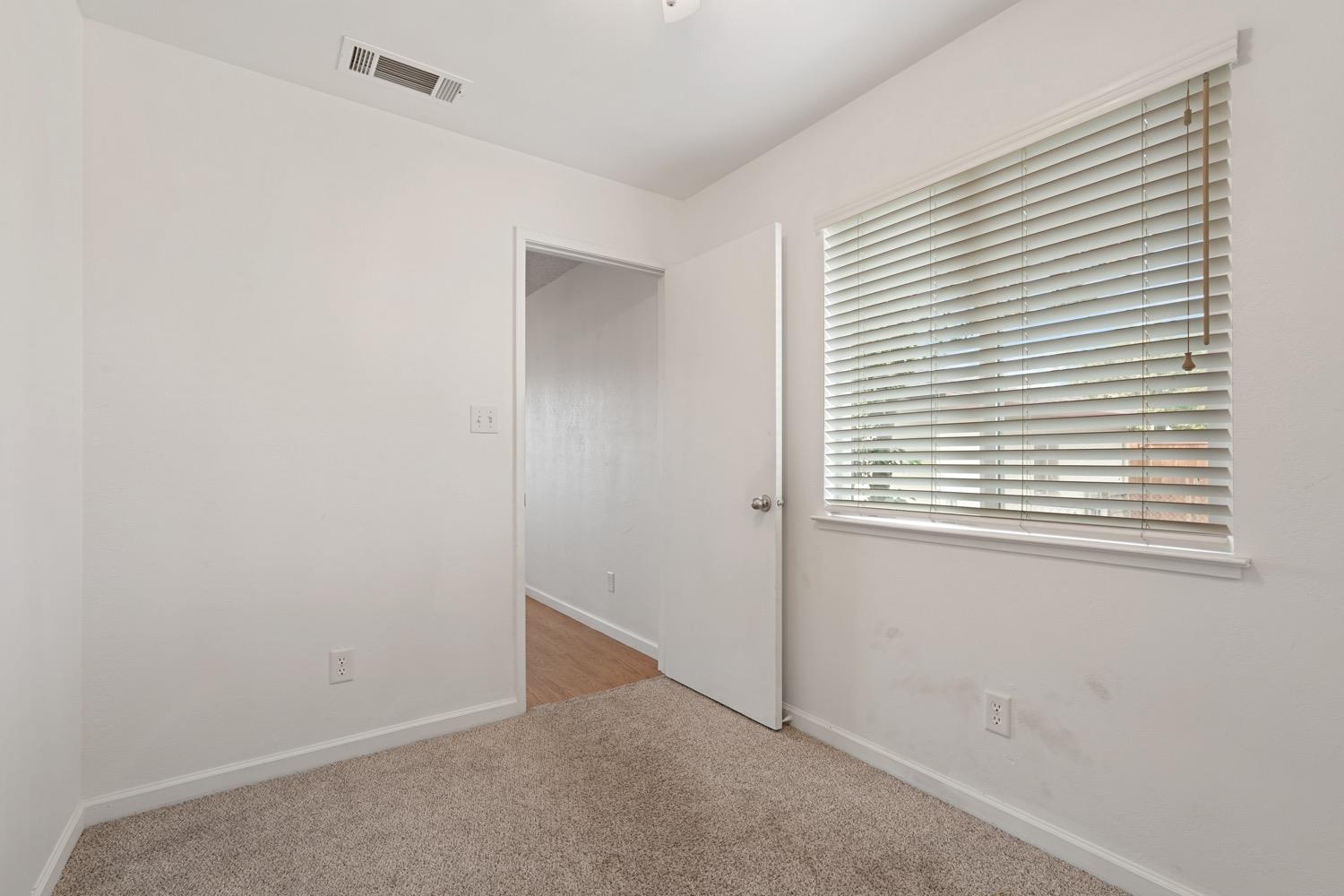 Detail Gallery Image 21 of 45 For 1811 Mariposa Way, Lodi,  CA 95242 - 3 Beds | 2 Baths