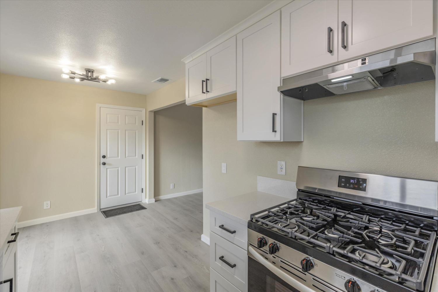 Detail Gallery Image 13 of 33 For 7514 Loma Verde Way, Sacramento,  CA 95822 - 3 Beds | 1 Baths