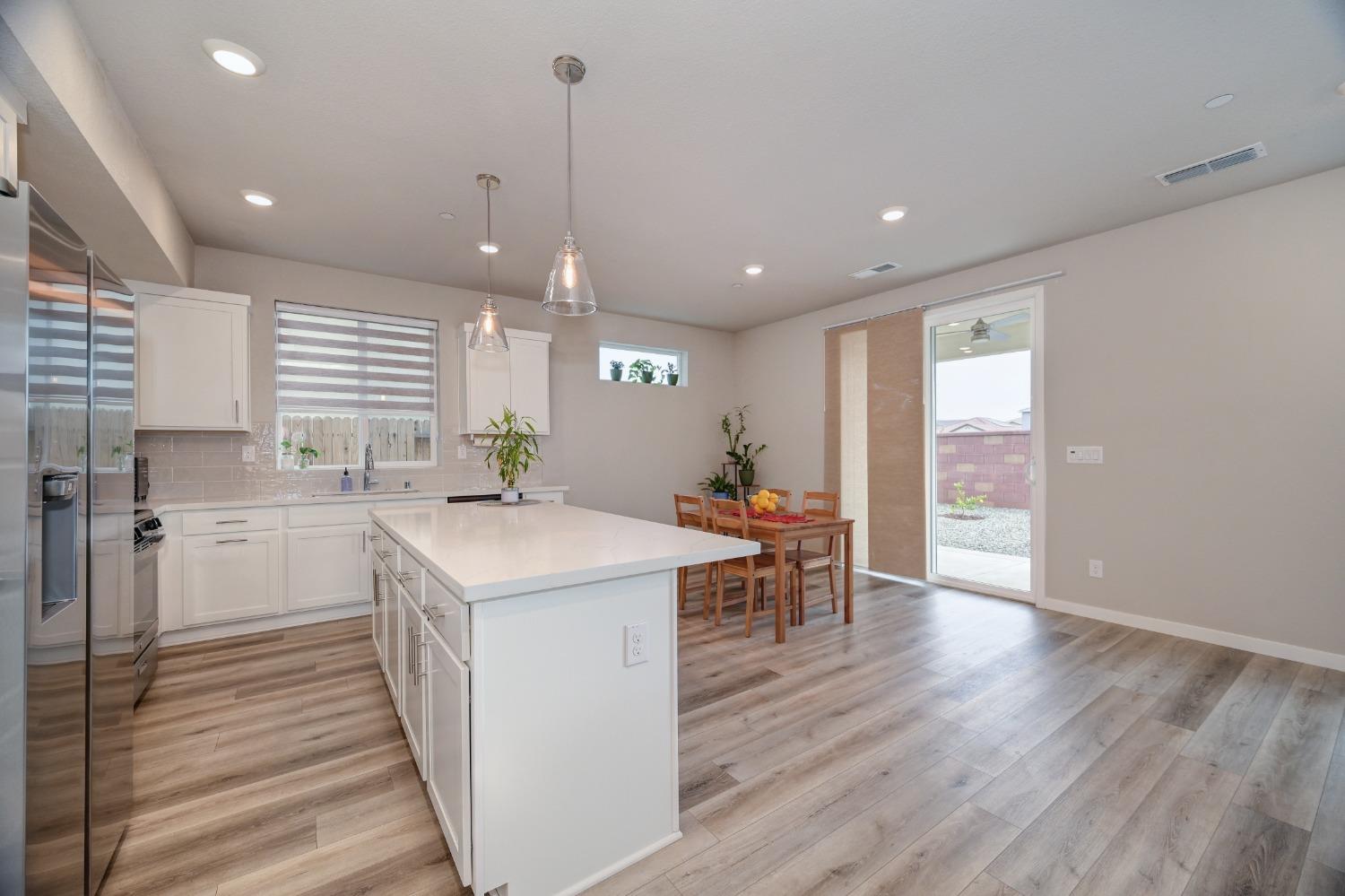 Detail Gallery Image 17 of 49 For 12087 Agen Cir, Rancho Cordova,  CA 95742 - 4 Beds | 2/1 Baths