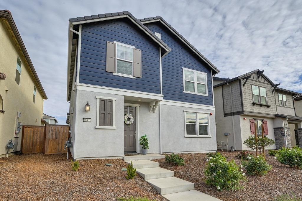 Detail Gallery Image 2 of 43 For 10451 Angsley Dr, Elk Grove,  CA 95757 - 3 Beds | 2/1 Baths